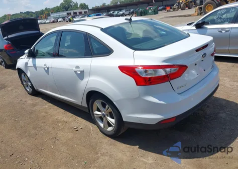 2014 Ford Focus Se z USA, uszkodzony, nr VIN 1FADP3F28EL404778